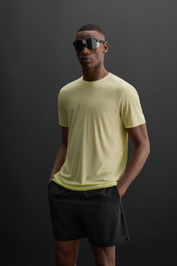 LIGHTWEIGHT TECHNICAL T-SHIRT - Zara фото 3