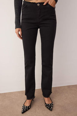 Siyah Beli Puskullu Dusuk Bel Flare Jeans TWOAW26JE00044