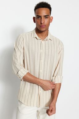 TRENDYOL MAN Siyah Cizgili Regular Fit Dokulu Gomlek TMNSS23GO00085
