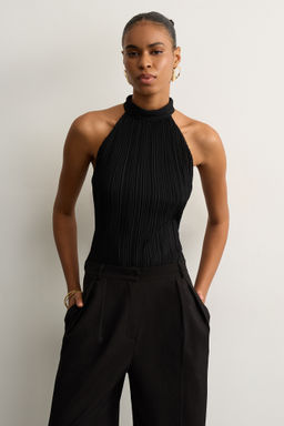 Блуза плиссе с открытыми плечами