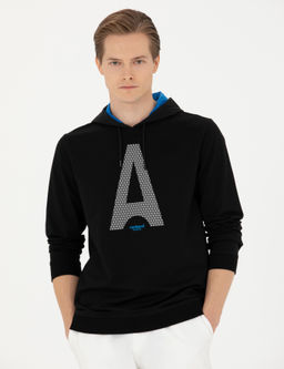 Черный свитшот с капюшоном