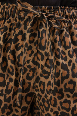 TRENDYOLMILLA Cok Renkli Leopar Animal Desenli Dokuma Sort & Bermuda TWOSS25SR00006  фото 4