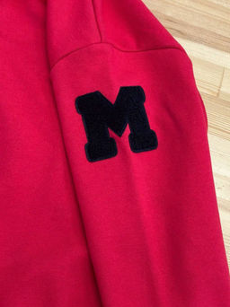 Толстовка для мальчика с шевроном 22-3270 красный - Mini maxi фото 6