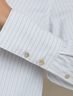 Блузка свободного силуэта в тонкую полоску из эластичного хлопка с добавлением льна - Vilatte фото 7