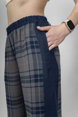 Брюки льняные с лампасами  клетка