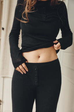 CAMISETA PUNTO MEZCLA ALGOD?N BOTONES / Negro - Zara фото 4