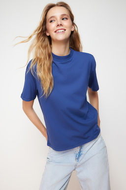 TRENDYOLMILLA Beyaz %100 Pamuk Basic Regular/Normal Kal?p Dik Yaka Orme T-Shirt TWOAW20TS0096  фото 38