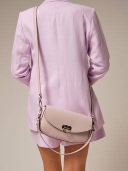 Сумка кожаная багет Azaro 31049 розовый дым