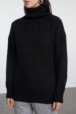 TRENDYOLMILLA Siyah Genis Kal?p Yumusak Dokulu Basic Triko Kazak TWOAW25KZ00057