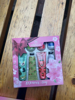 Подарочный набор крем для рук и бальзам