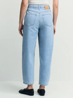 Джинсы barrel с высокой посадкой укороченные / Zarina