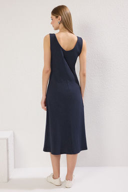 Indigo Shift/Duz Havuz Yaka Midi Triko Gorunumlu Esnek Orme Elbise TWOSS22EL2964