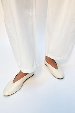 BAILARINA PIEL PLANA / Blanco Crudo
