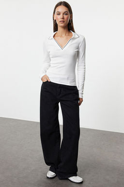 Trendyolmilla Siyah Triko Yaka Detayl? Fitted/Vucuda Oturan Fitilli Esnek Orme Bluz TWOAW25BZ00121