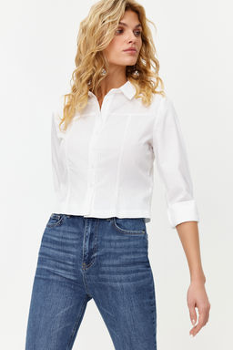 TRENDYOLMILLA Ekru Fitted Bele Oturan Dokuma Gomlek TWOSS24GO00070