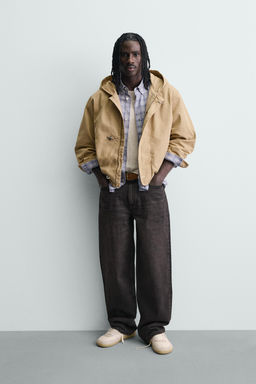 CAZADORA RELAXED FIT  CAPUCHA ALAMARES / Beige