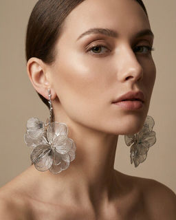 Стильные серьги