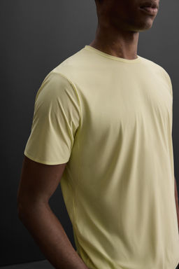 LIGHTWEIGHT TECHNICAL T-SHIRT - Zara фото 5