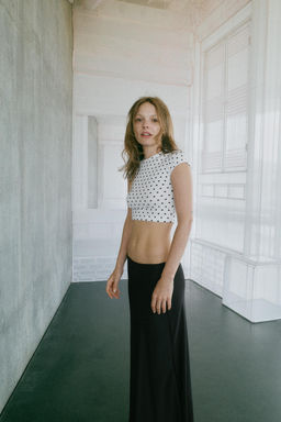 CAMISETA CROPPED MANGA CORTA LUNARES / Blanco / Negro - Zara фото 4