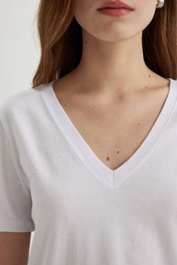 Базовая футболка из чесаного хлопка с короткими рукавами и V-образным вырезом стандартного кроя - Defacto фото 6