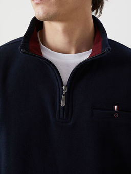 Dik Yaka Erkek Sweatshirt