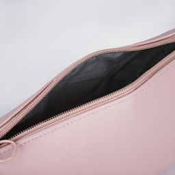 Косметичка на молнии простая, однотонная, розовая