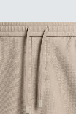 BERMUDA ESTRUCTURA CONFORT / Beige