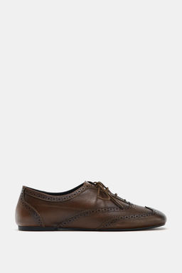 FLAT LEATHER BROGUES