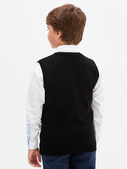Черный вязаный жилет для мальчика