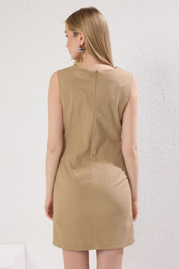 TRENDYOLMILLA Gri Duz Vucudu Saran Mini Drape Detayl? Dokuma Elbise TWOAW25EL00541  фото 4