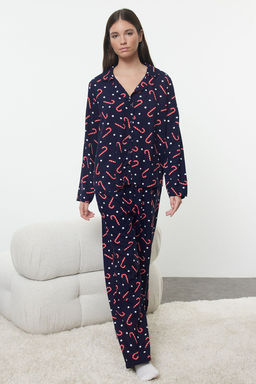 Trendyolmilla Lacivert Puantiyeli Y?lbas? Temal? Viskon Dokuma Pijama Tak?m? THMAW25PT00168