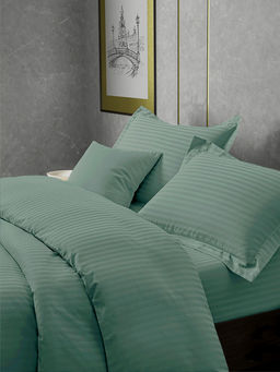 Постельное белье сатин страйп с простыней на резинке в подарочной упаковке - Аквамарин Евро с прост.на резинке 180*200*25 (нав.70х70)