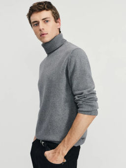 Свитер relax fit с высоким горлом / Zarina