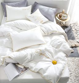 КПБ Mency Winni однотонный с вышивкой на резинке по кругу MENWOV019 Семейный