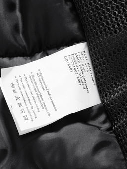 Парка зимняя подростковая для девочки с капюшоном и мехом черного цвета 9536Ch