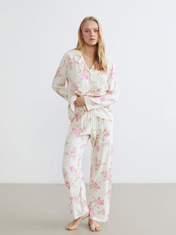 G?mlek Yaka ?i?ekli Kad?n Pijama Tak?m