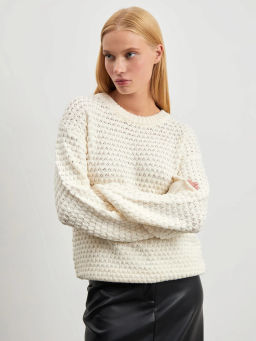 Джемпер с текстурной вязкой