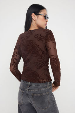 Kahverengi Fitted/Vucuda Oturan Flok Bask?l? Tul Uzun Kollu Kay?k Yaka Orme Bluz TWOAW26BZ00135