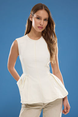 Trendyolmilla Ekru Volanl? Denim Bluz TWOSS25BZ00360