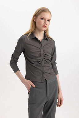 Облегающая футболка с воротником-поло в рубчик и длинными рукавами