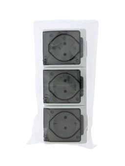 Розетка трёхместная, 16 А, накладная, заземление, IP44, уличная, белая