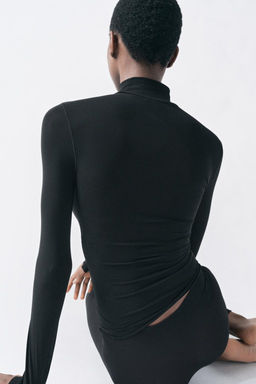 FITTED TOP WITH TOPSTITCHING - Zara фото 10
