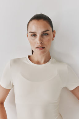 Top ligero de yoga con SoftMove - H&m фото 3