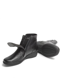 Ботинки Ионесси