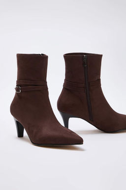 Koyu Kahverengi Suet Kemerli Ince Topuklu Kad?n Bot TAKAW26BO00116