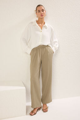 TRENDYOLMILLA Haki Keten Gorunumlu Wide Leg/Genis Paca Dokuma Pantolon TWOSS25PL00084