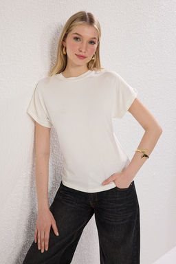 TRENDYOLMILLA Siyah Viskon Icerikli Regular/Normal Kesim Bisiklet Yaka Orme T-Shirt TWOSS25TS00167  фото 2