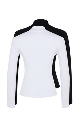 Trendyolmilla Siyah-Beyaz 2li Paket Fitilli Dik Yaka Fitted/Vucuda Oturan Uzun Kol Esnek Orme Bluz TWOAW24BZ00257