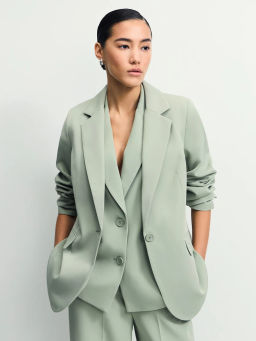 Однобортный жакет прямого кроя / Zarina