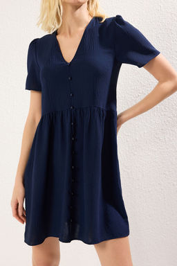 Lacivert Duz Etegi Belden Ac?lan Dugme Detayl? Mini Dokuma Elbise TWOSS25EL00401